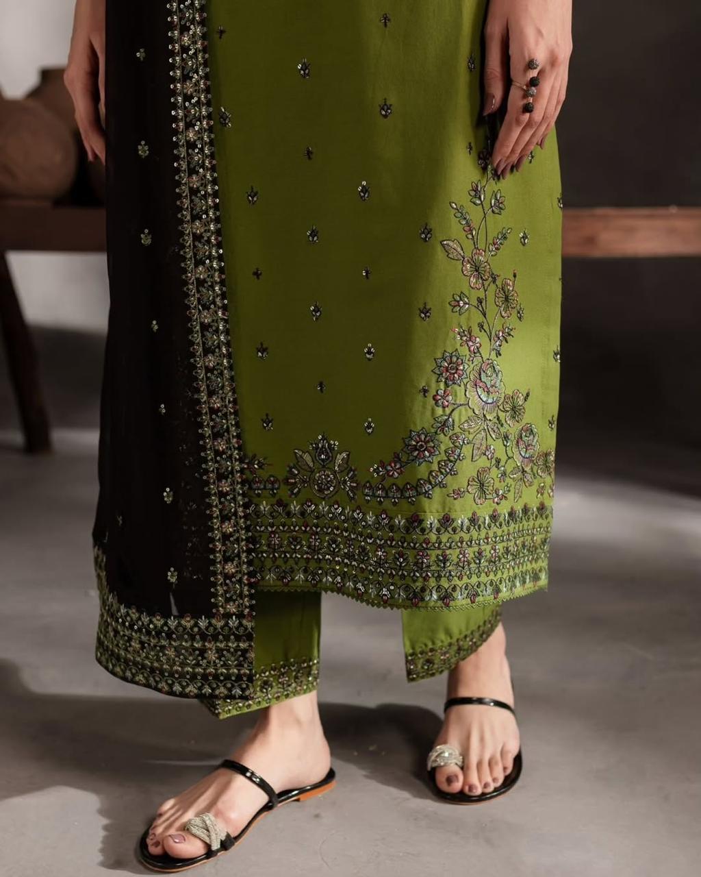 Ezza Lawn Emb 3pc - Riwaiti Rang