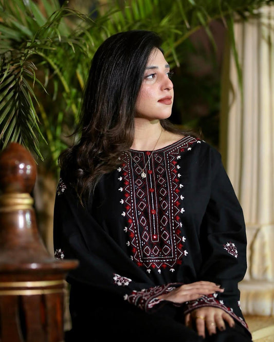 Black Luxe Emb 2pc - Riwaiti Rang