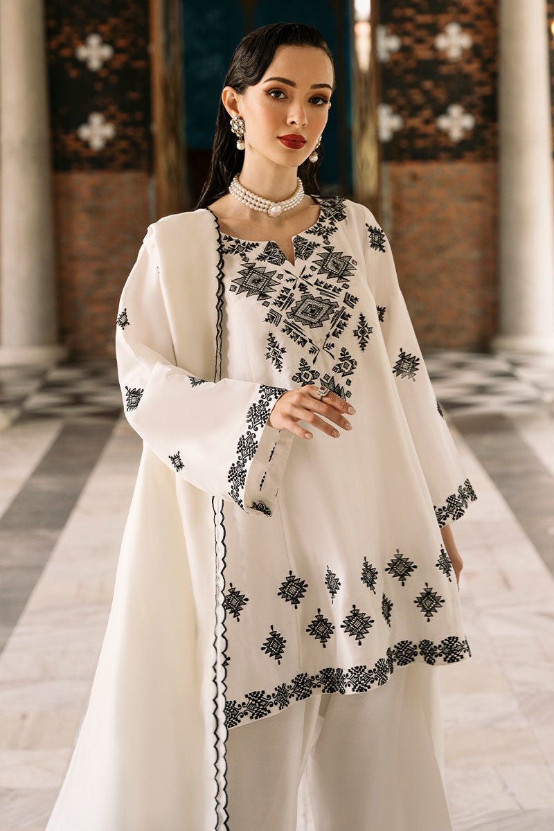 Juna Lawn Emb 3pc - Riwaiti Rang